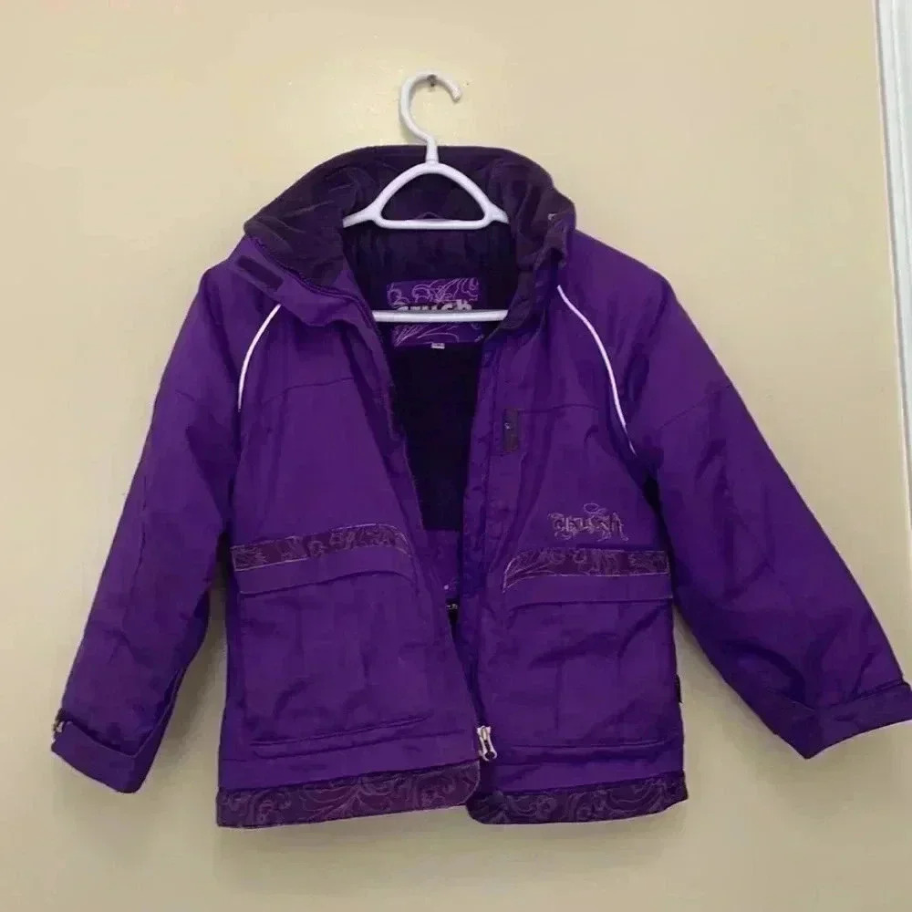 Crush winter coat w storm cuffs & Velcro, front zip with Velcro, secure pockets